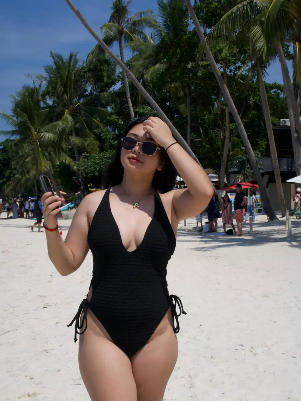 h e l i o p h i l i a 🧴🕶️.webp