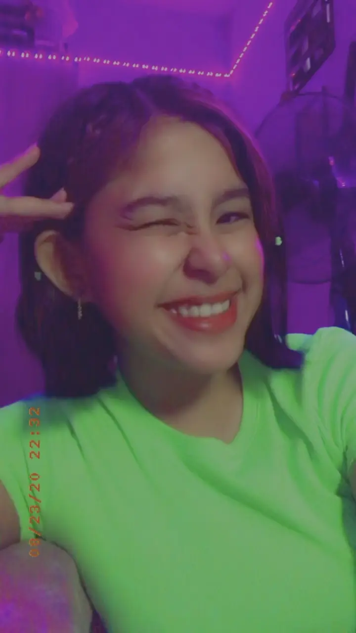 EhJU_TTXYAEUJw6.webp
