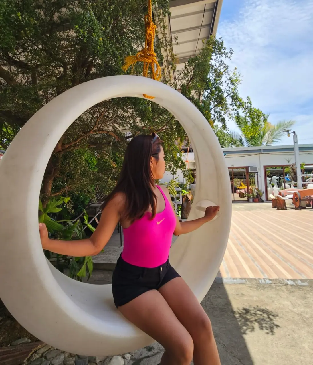 Thighs Ng McDo Crew