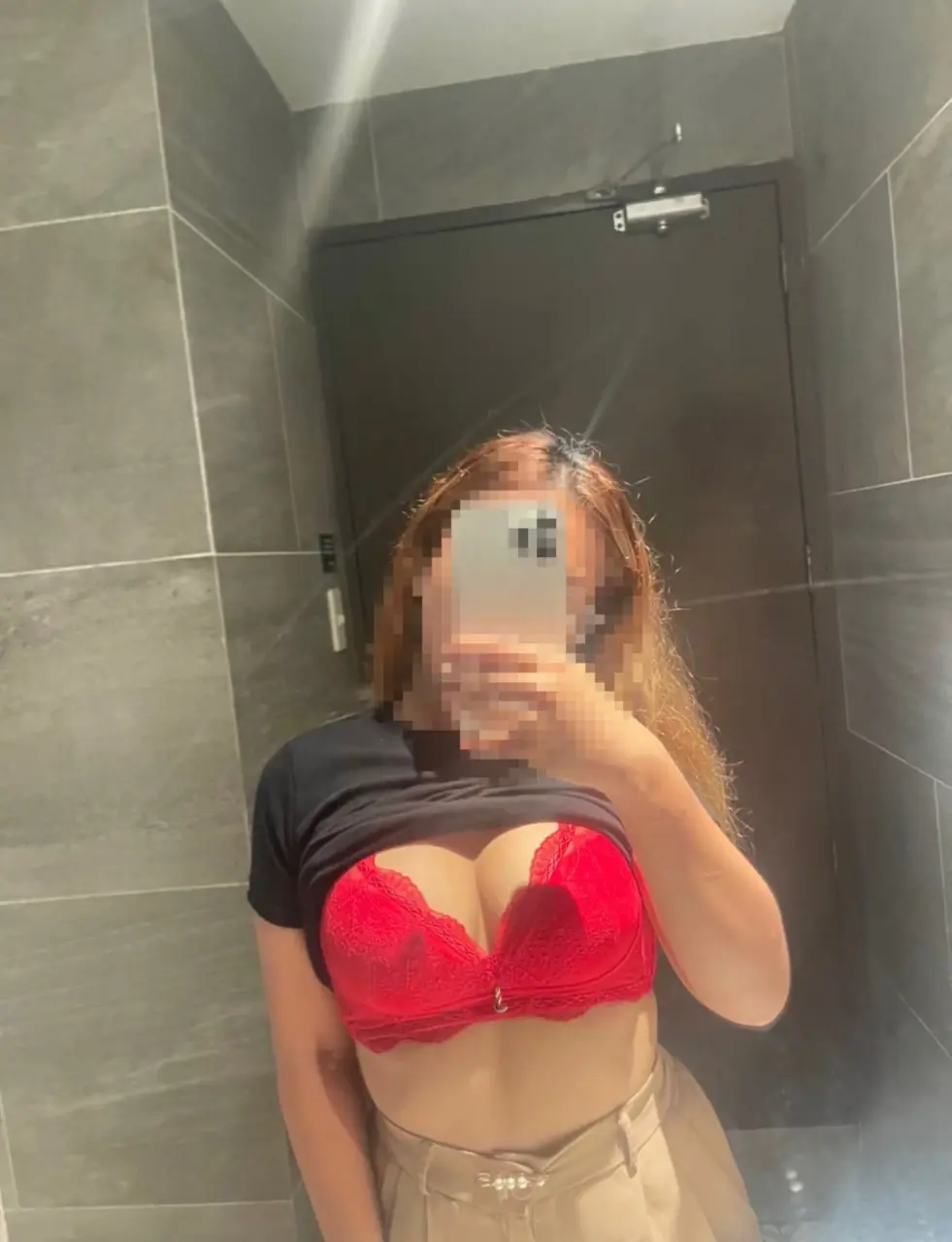 GSRkZl6agAEQt57.webp