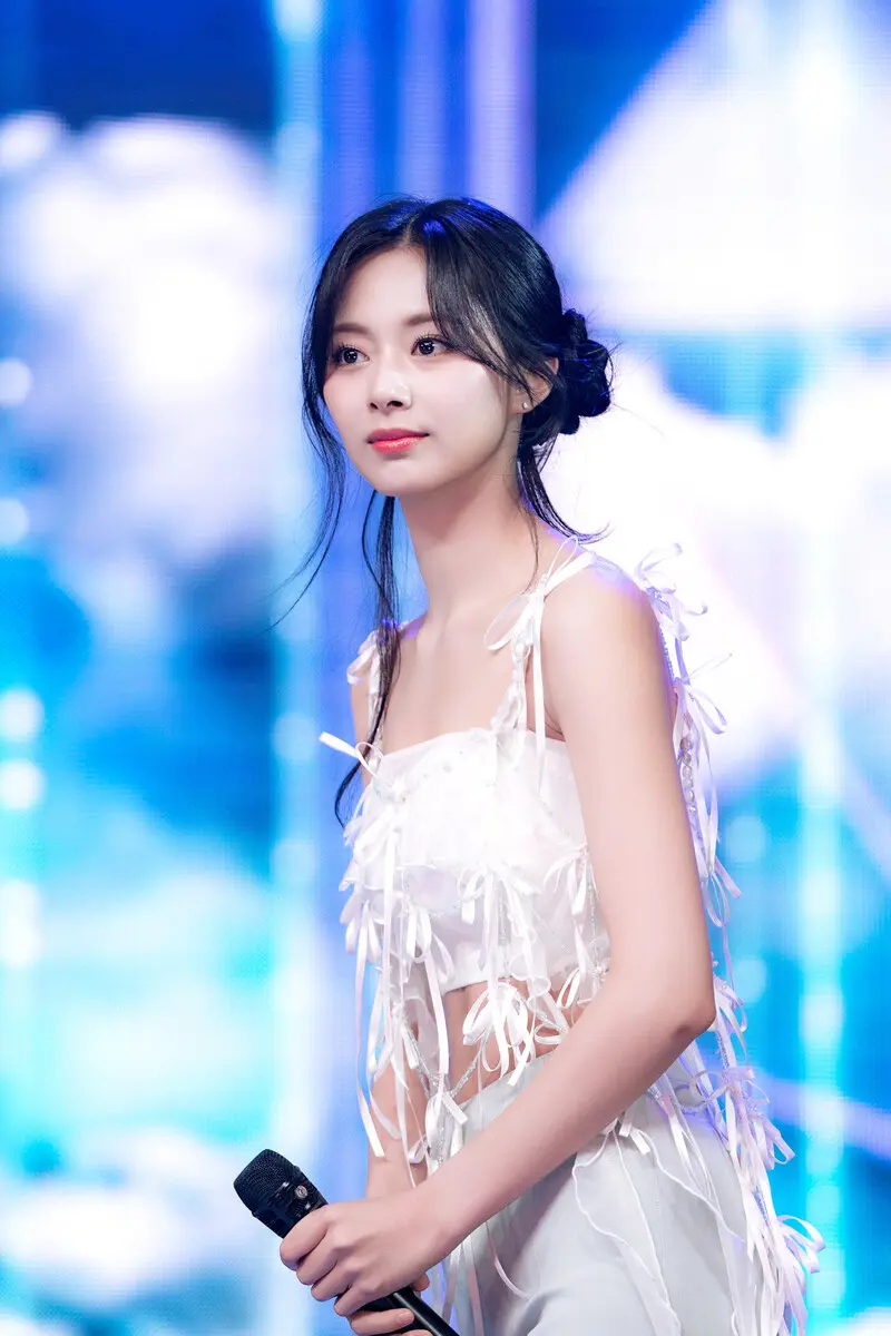240303-TWICE-Tzuyu-One-Spark-and-I-GOT-YOU-at-Inkigayo-documents-8.webp