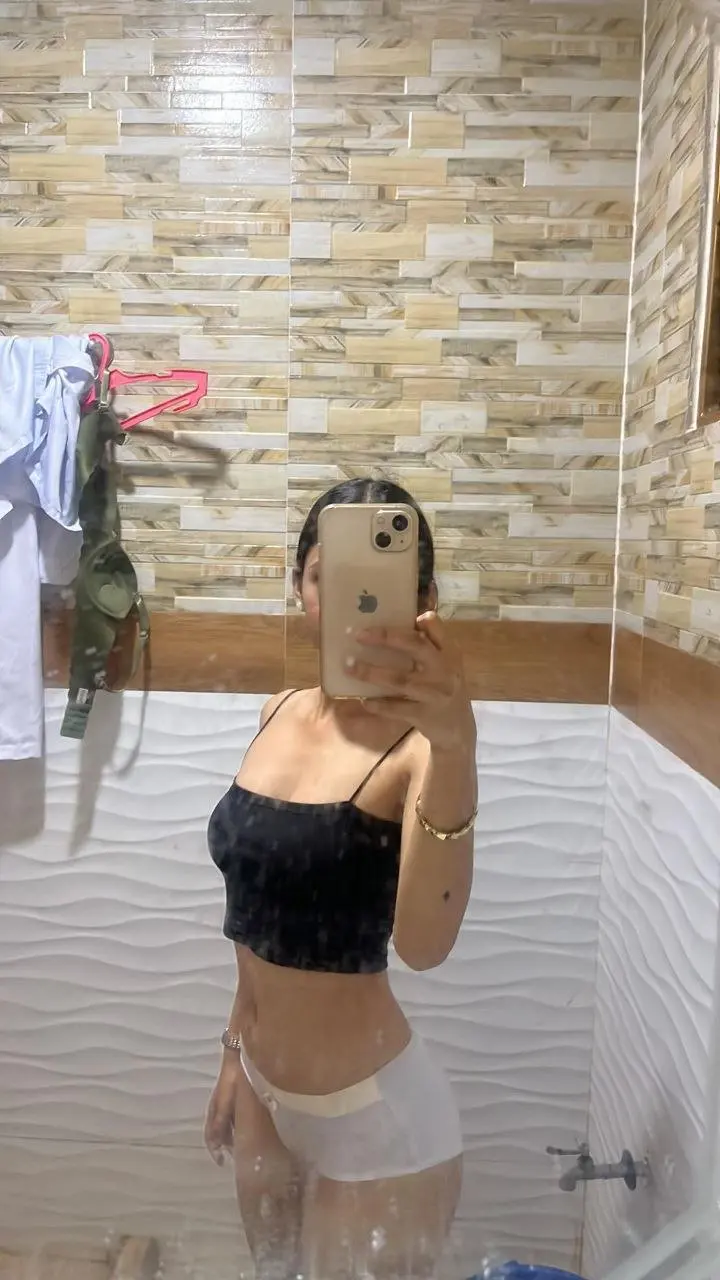 Petite pinay masturbating