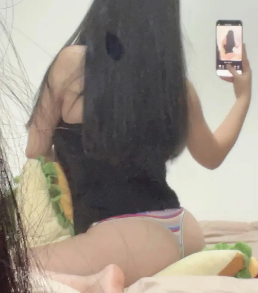 GrdydXwa4AA6RyW.webp