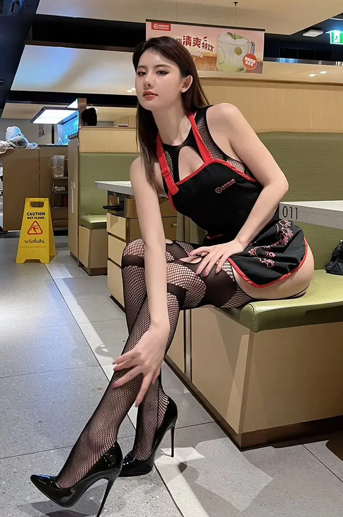 Azhua Chinese model _55gHj7xP.webp