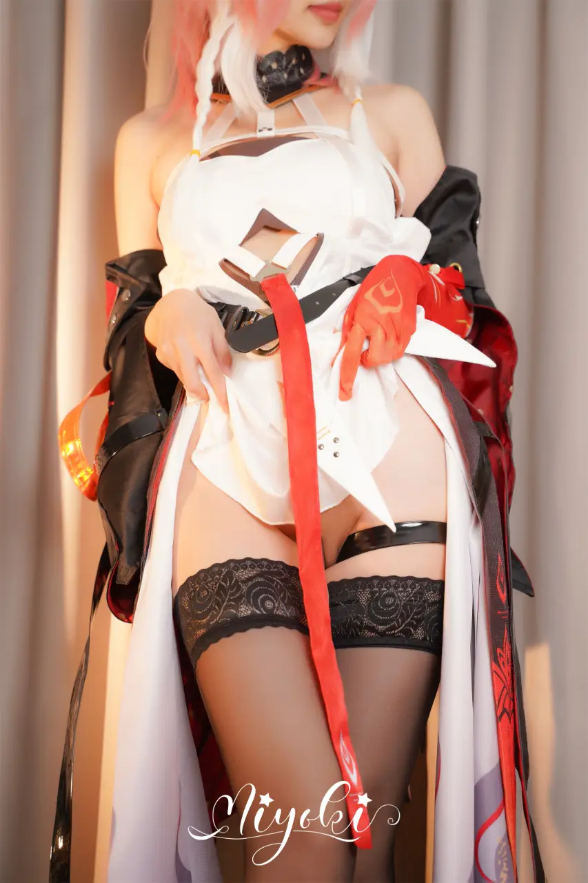 铃木美咲 (Misaki Suzuki) cosplay Changli - Wuthering Waves (5).webp