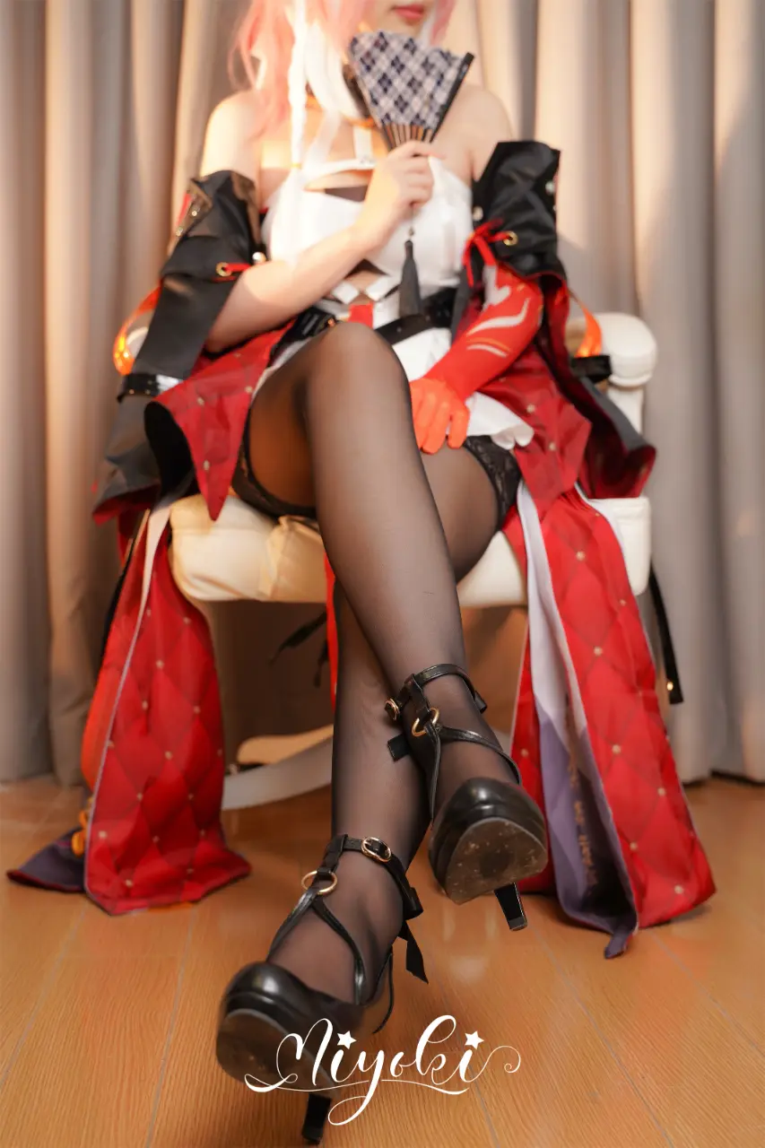 铃木美咲 (Misaki Suzuki) cosplay Changli - Wuthering Waves (14).webp
