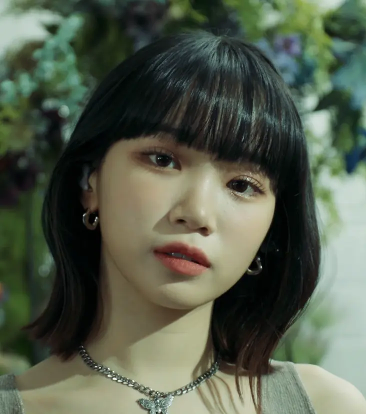 Kim_Chaewon_LE_SSERAFIM_220923.webp