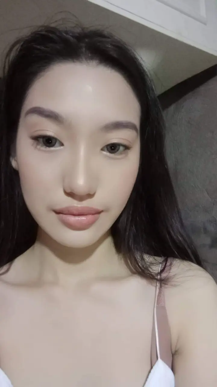 [Alyanna] Leaked by boyfie. Vidjakol, nude, and more.