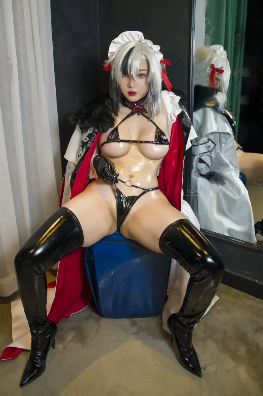 Tiny Asa アサ (tiny.asababy) cosplay Arlecchino - Genshin Impact (44).webp