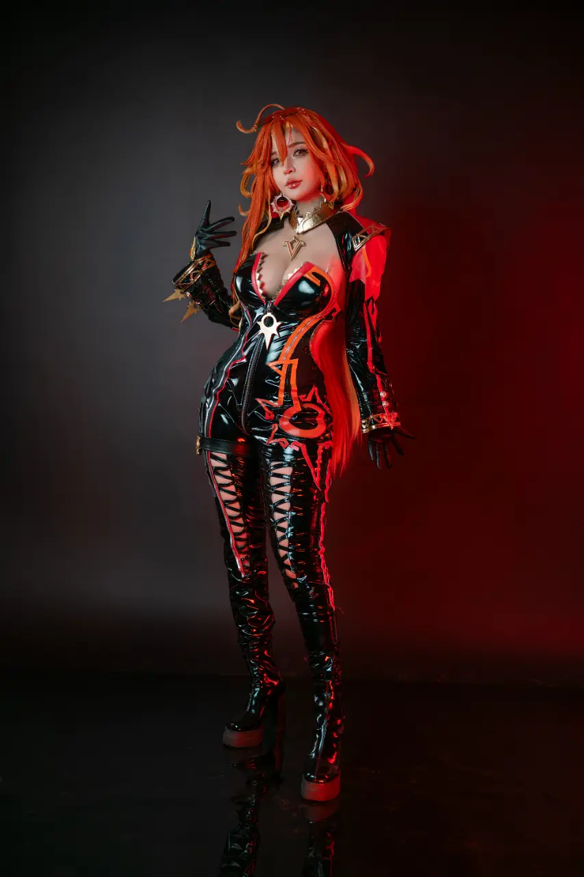 Umeko J cosplay Mavuika - Genshin Impact (1).webp