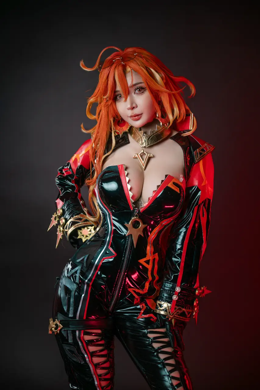 Umeko J cosplay Mavuika - Genshin Impact (2).webp