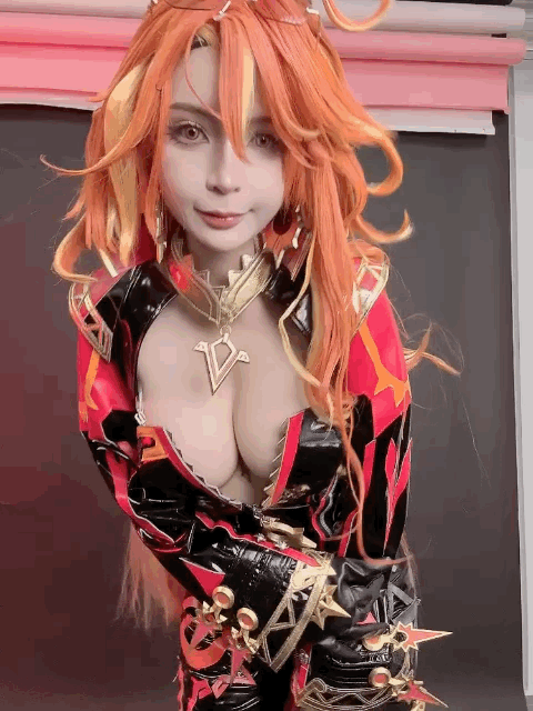 Umeko J cosplay Mavuika - Genshin Impact (1).GIF