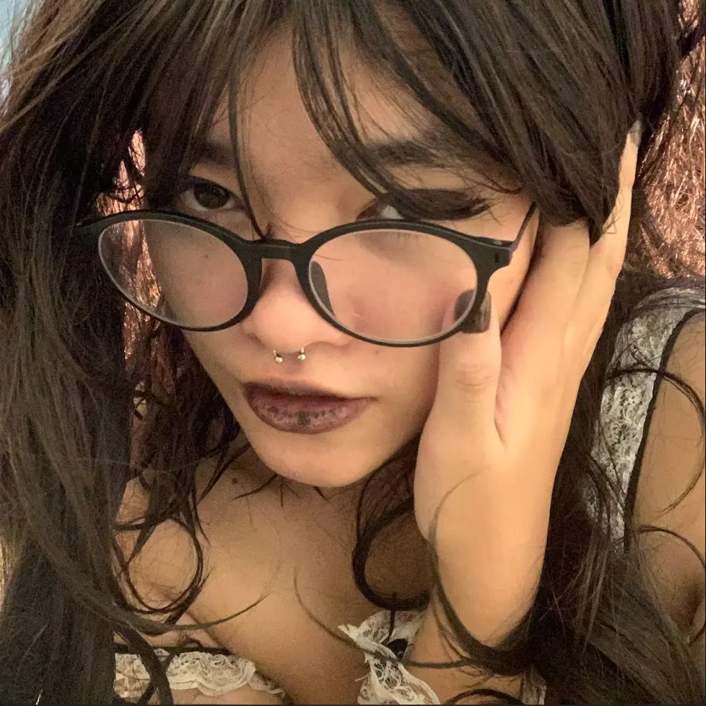 Thicccccc Emo Godess