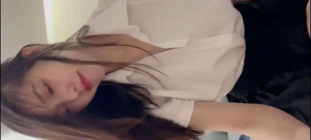 chn25091708.mp4_000001433.webp