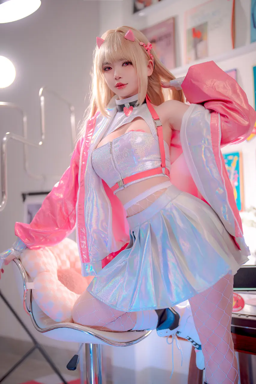 ZinieQ (ジニCosplayer) cosplay Viper - NIKKE (4).webp