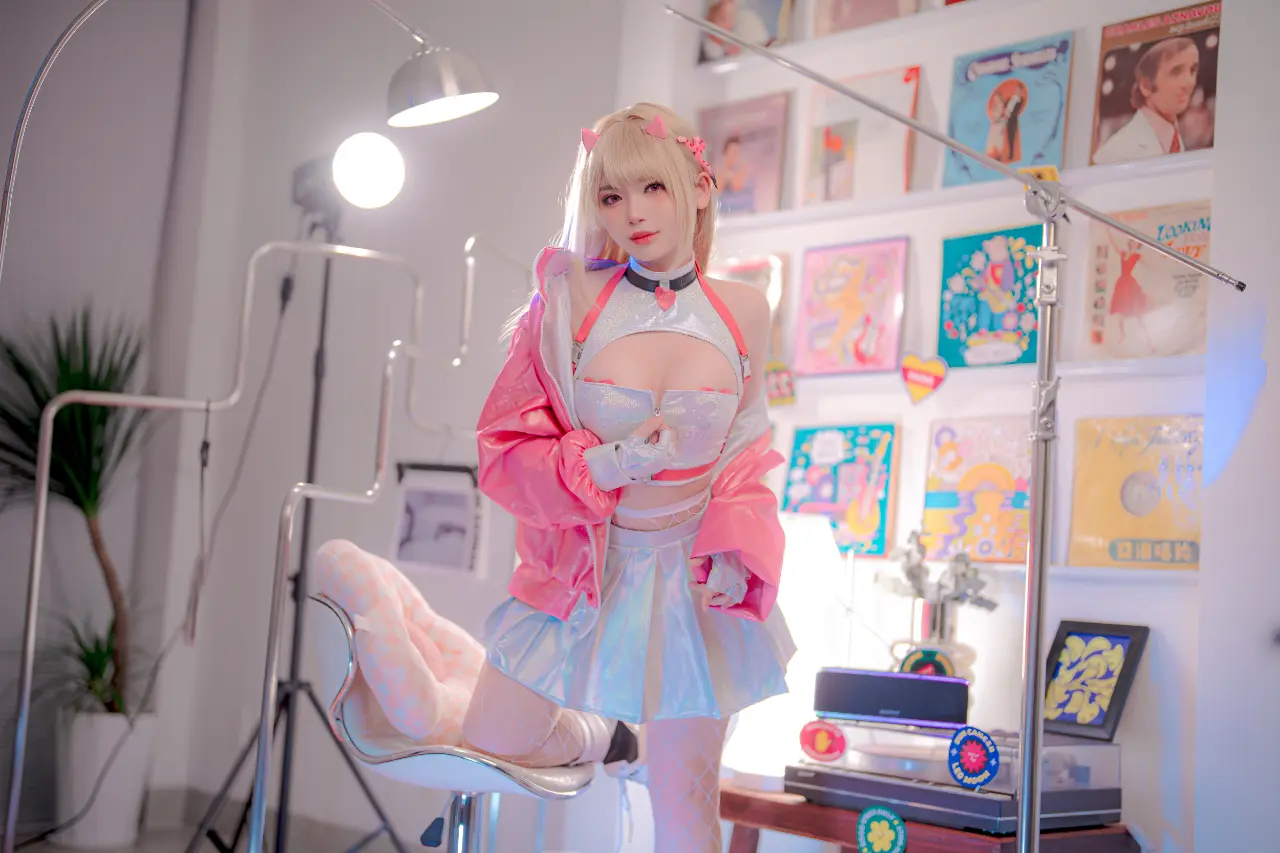 ZinieQ (ジニCosplayer) cosplay Viper - NIKKE (5).webp