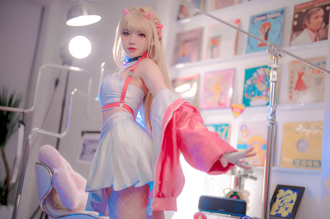 ZinieQ (ジニCosplayer) cosplay Viper - NIKKE (7).webp