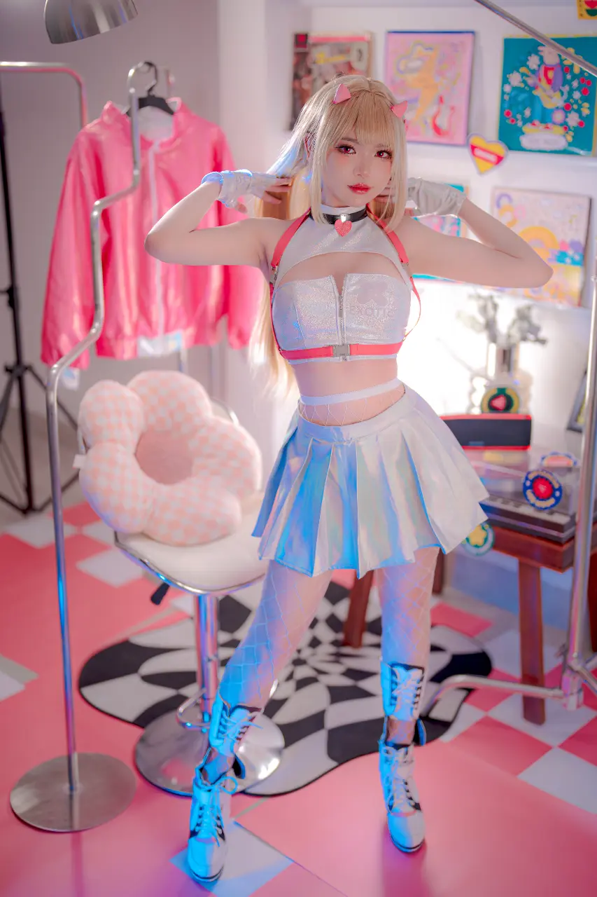 ZinieQ (ジニCosplayer) cosplay Viper - NIKKE (8).webp