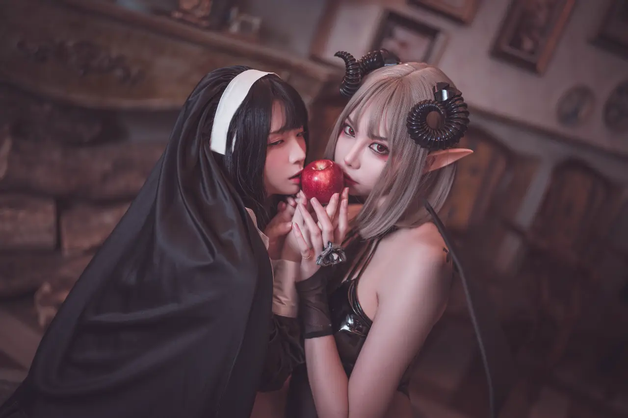 落落Raku (rakuraku166) - Nun and Devil (4).webp
