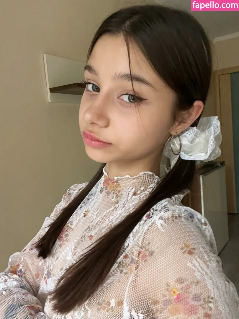 mia-candy-girl_0012.webp