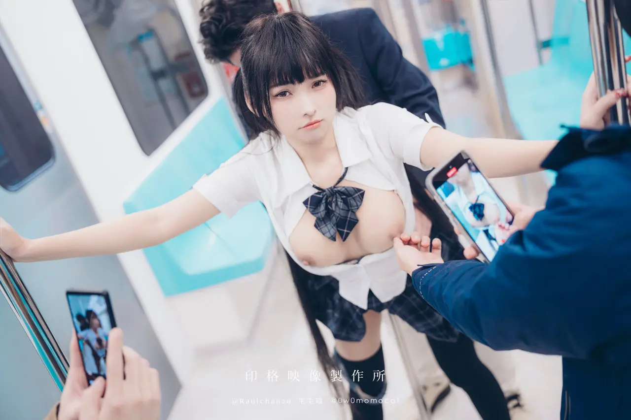 無毛猫 (Momocat) - Bus (22).webp