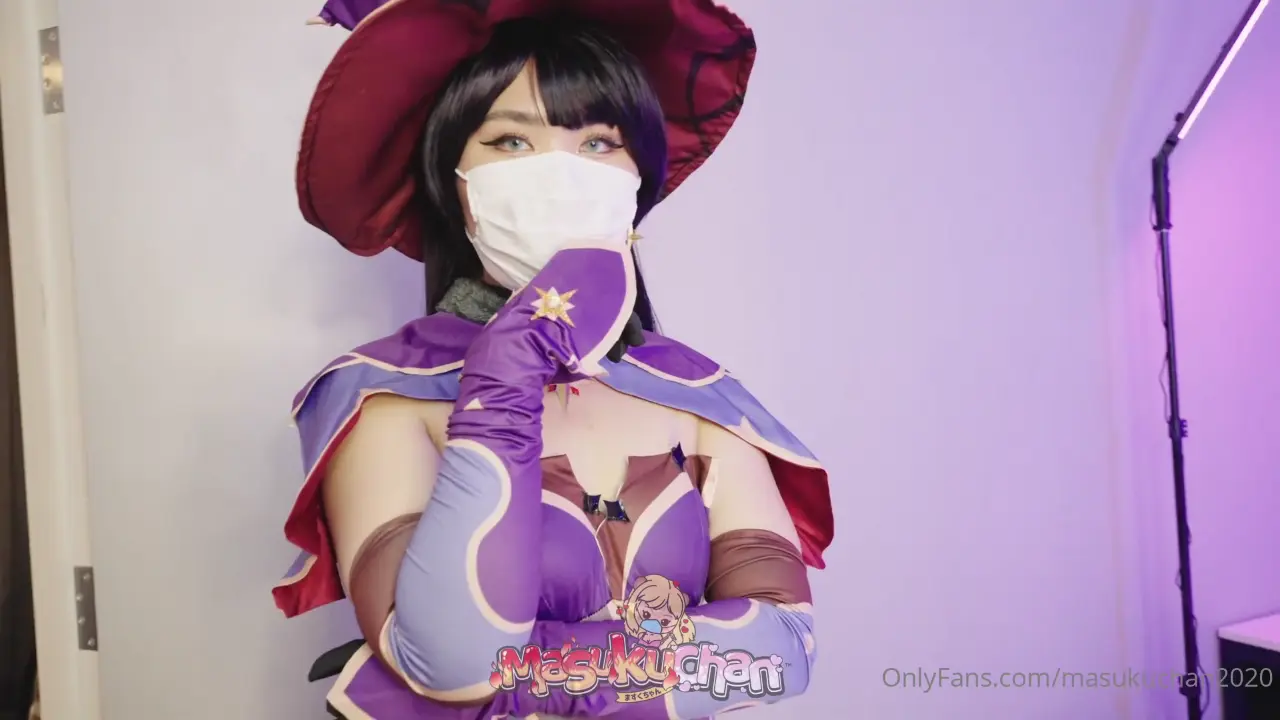 Masukuchan cosplay Mona - Genshin Impact (1).webp