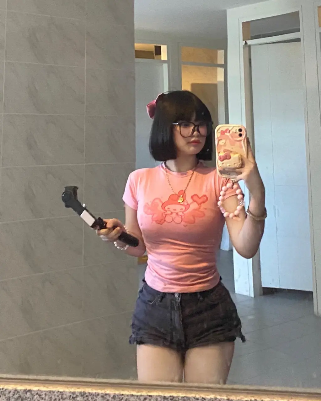 ur_gf_adj_3326448453990419064.webp