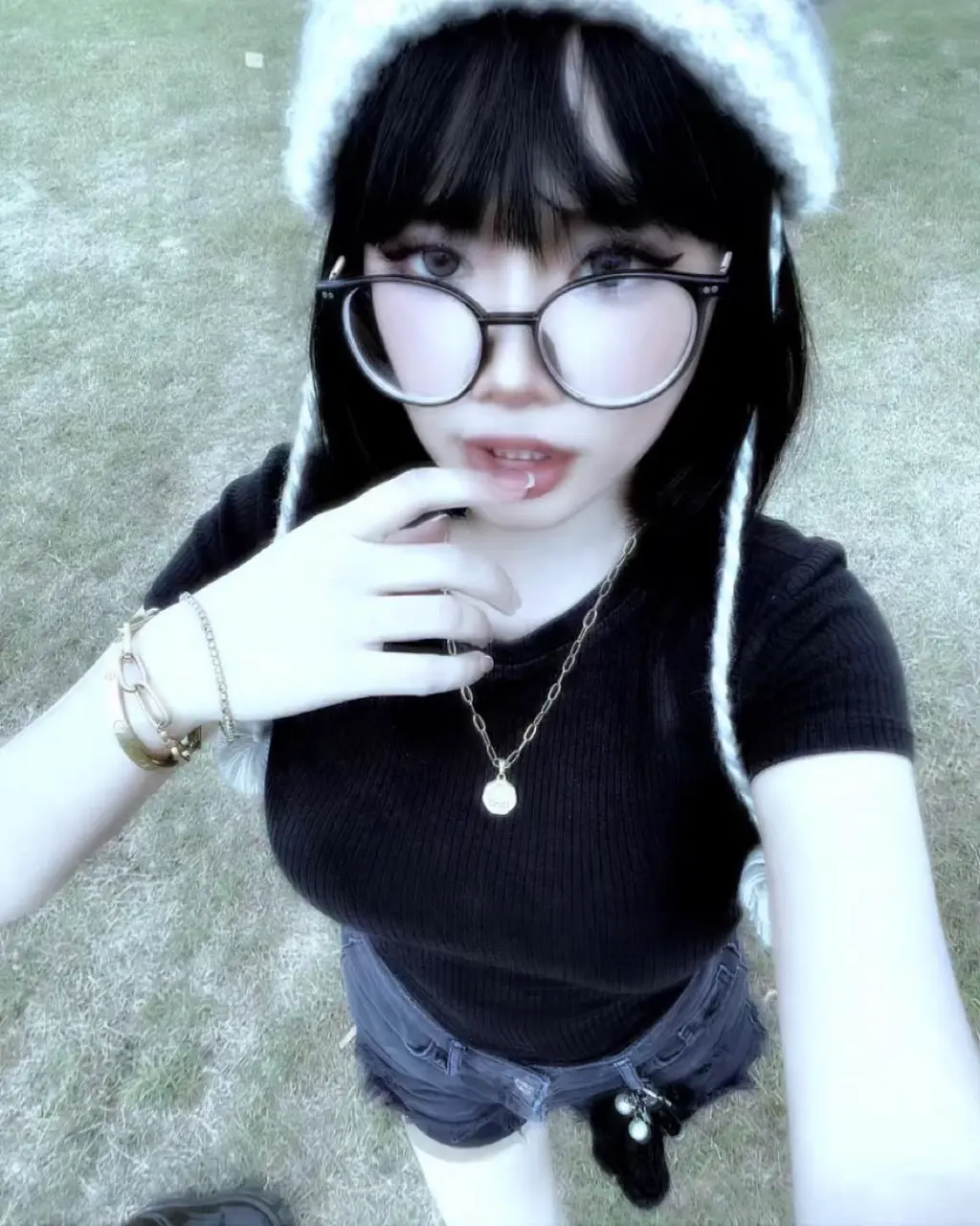 ur_gf_adj_3229433756456349543.webp