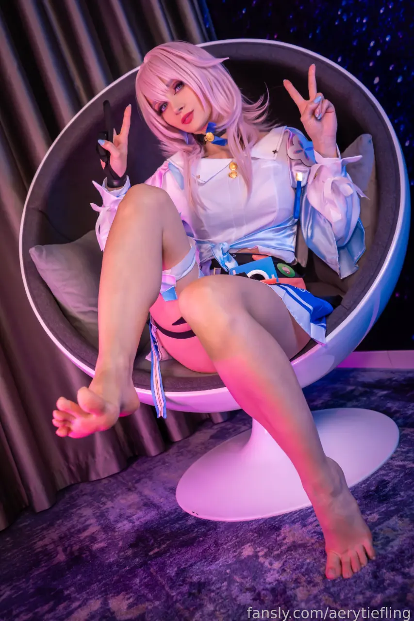 imgi_107_Coser-Aery-Tiefling-March-7th-video-Cup2D-048.webp