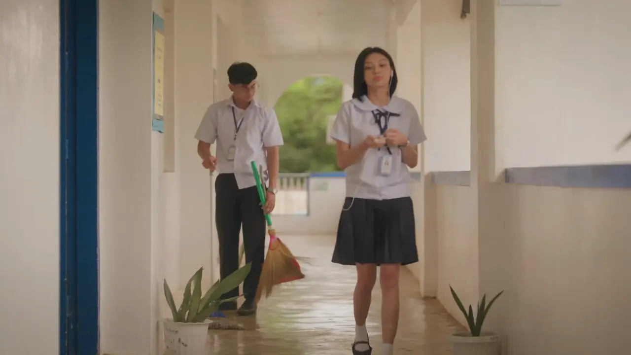 Mayumi 2025 1080p Tagalog WEB-DL HEVC x265 BONE.mkv_snapshot_00.09.39.500.webp