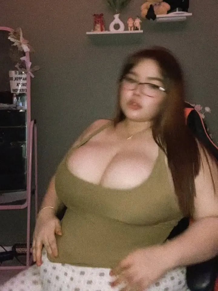 bbw_miks2025_10_28_19_28_20c6c77211-b650-42c3-87c3-bf5ade6dde68.webp