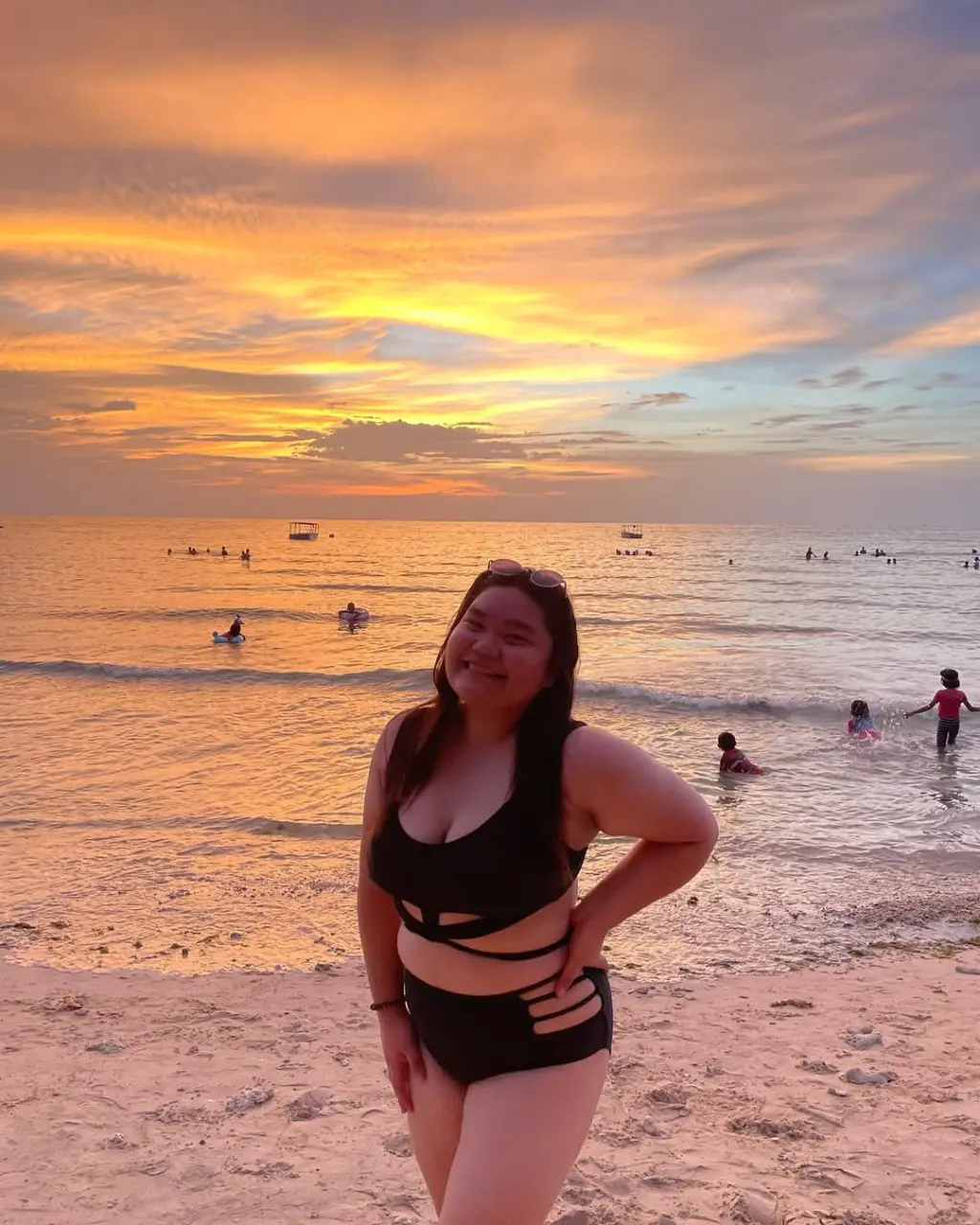 Random hot photos of people I know (C Chubby J)