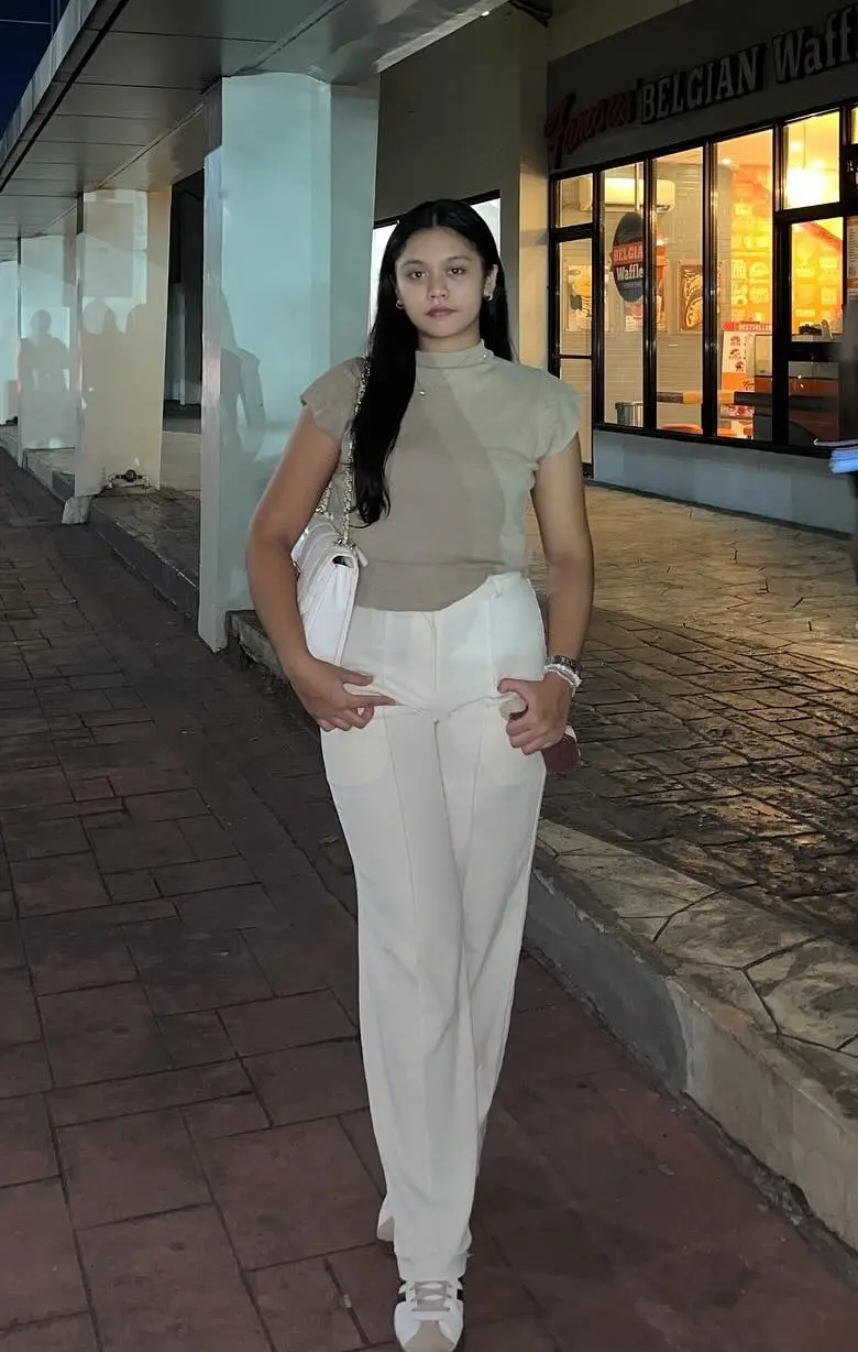 Klariszelle - MahinangNilalang (3).webp