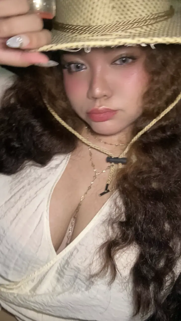 Ella (dating schoolmate, manyakin ulit)