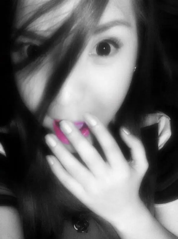 Bs9feyFCAAEBvQD.webp