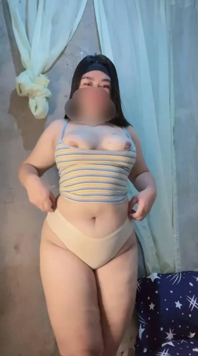 swipe-to-undress-me-v0-zxfxxrs32g2g1.webp