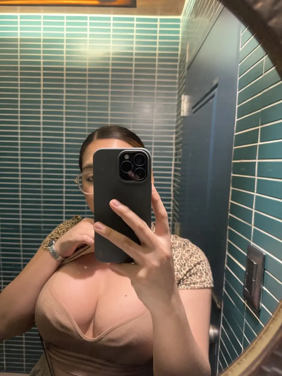 GvhJZZsXkAAOHXA.webp