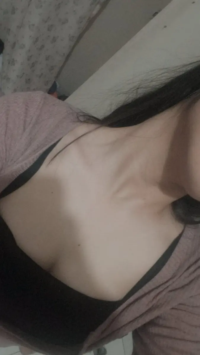 GMbR9kUbYAA2pov.webp