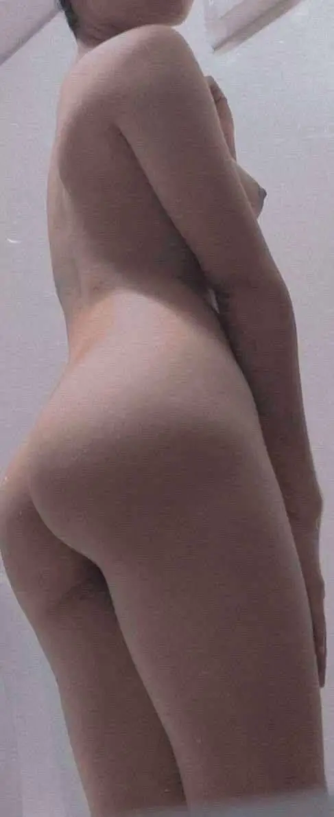 Petite na may pwet (perso)