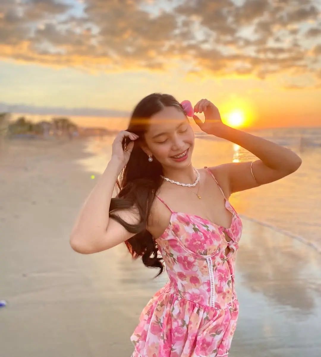 at eighteen 🌺🌅🌊🐚(JPG).webp