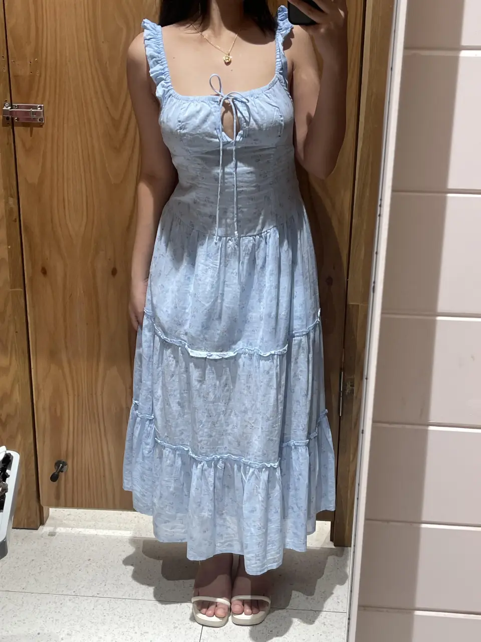 RDT_20251231_1130516702607504491448954.webp