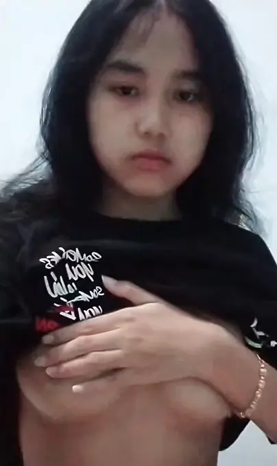 Some comel chick