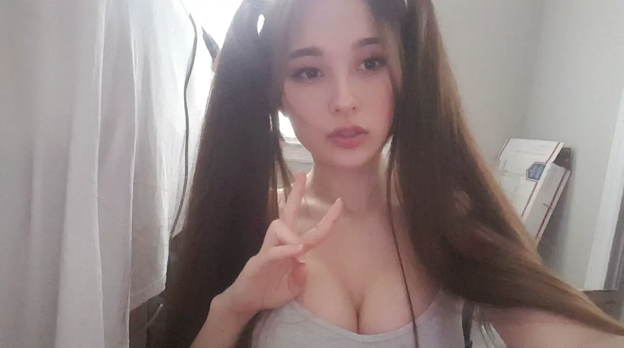 T!n@k!tt3n old photo leaks