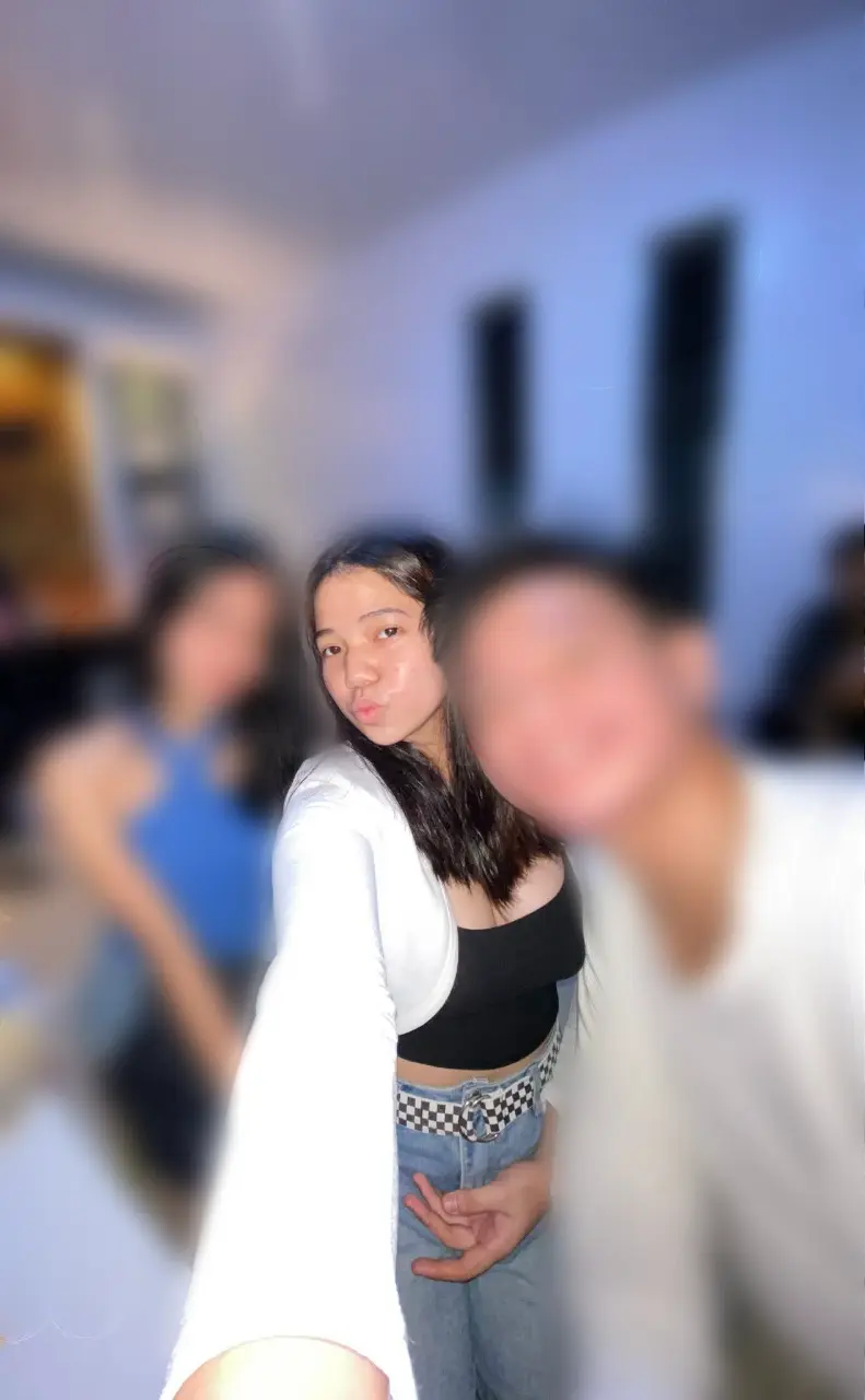 Sarap ng cleavage mo classmate