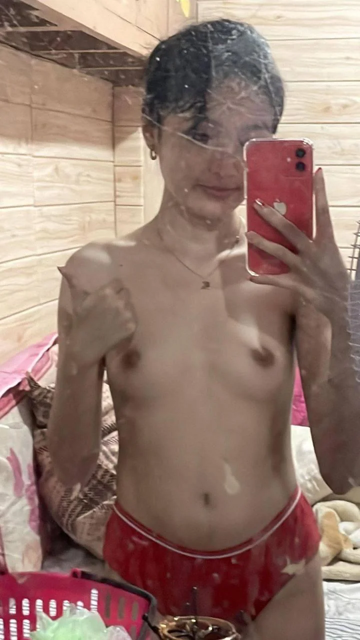 whos-looking-a-asian-baby-v0-fpgrydlwtgzf1.webp