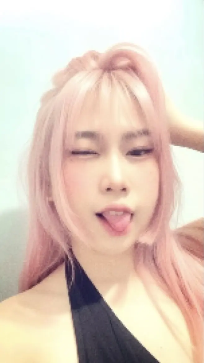 Chinitang makulit nag post ng puwit