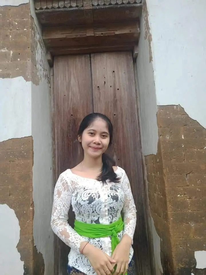 Hindi po siya Pinay! Mukha lang!