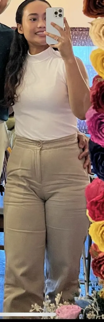 Gf's cameltoe mirror shot