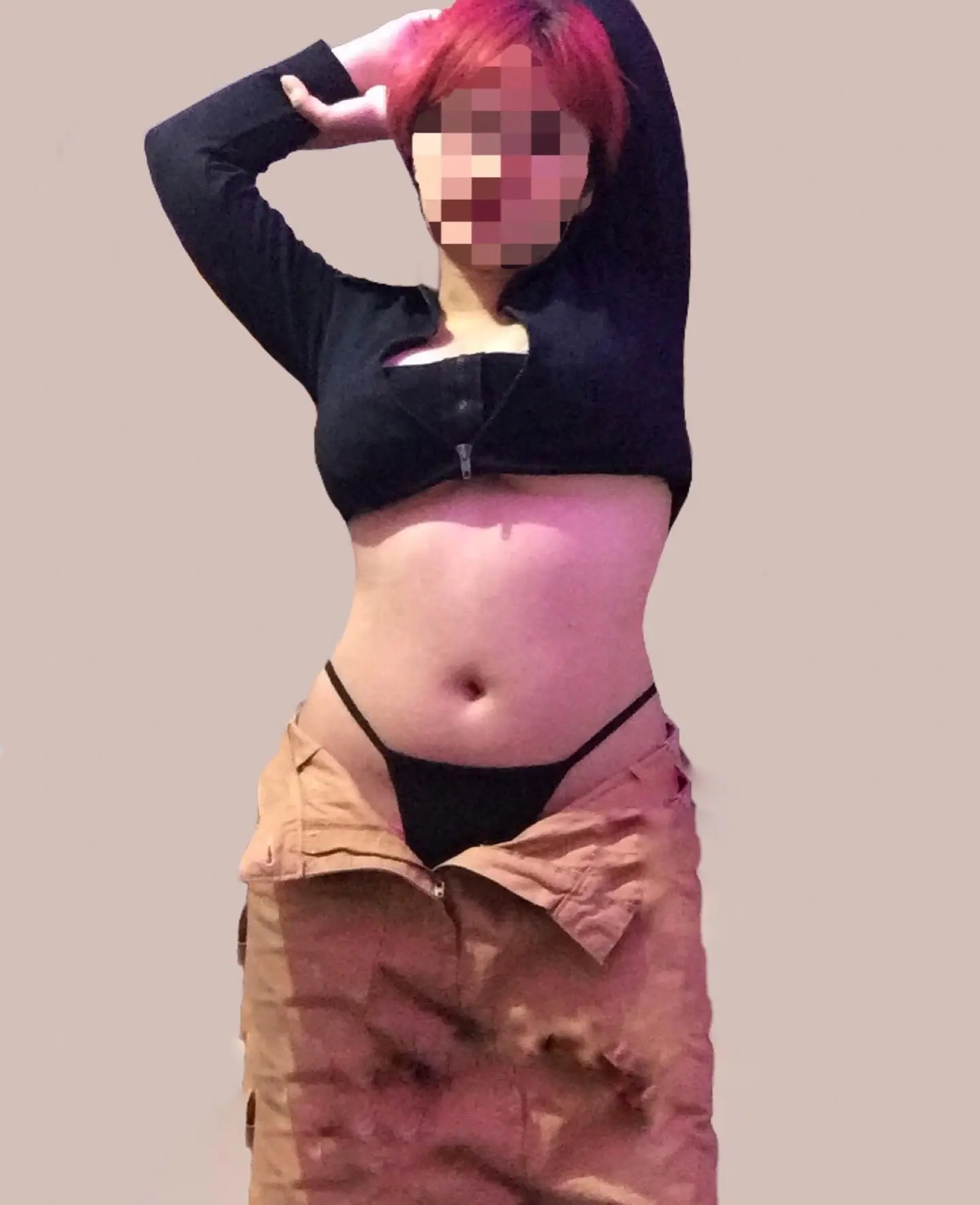 Alter Goth Baddie na Medjo Chubby