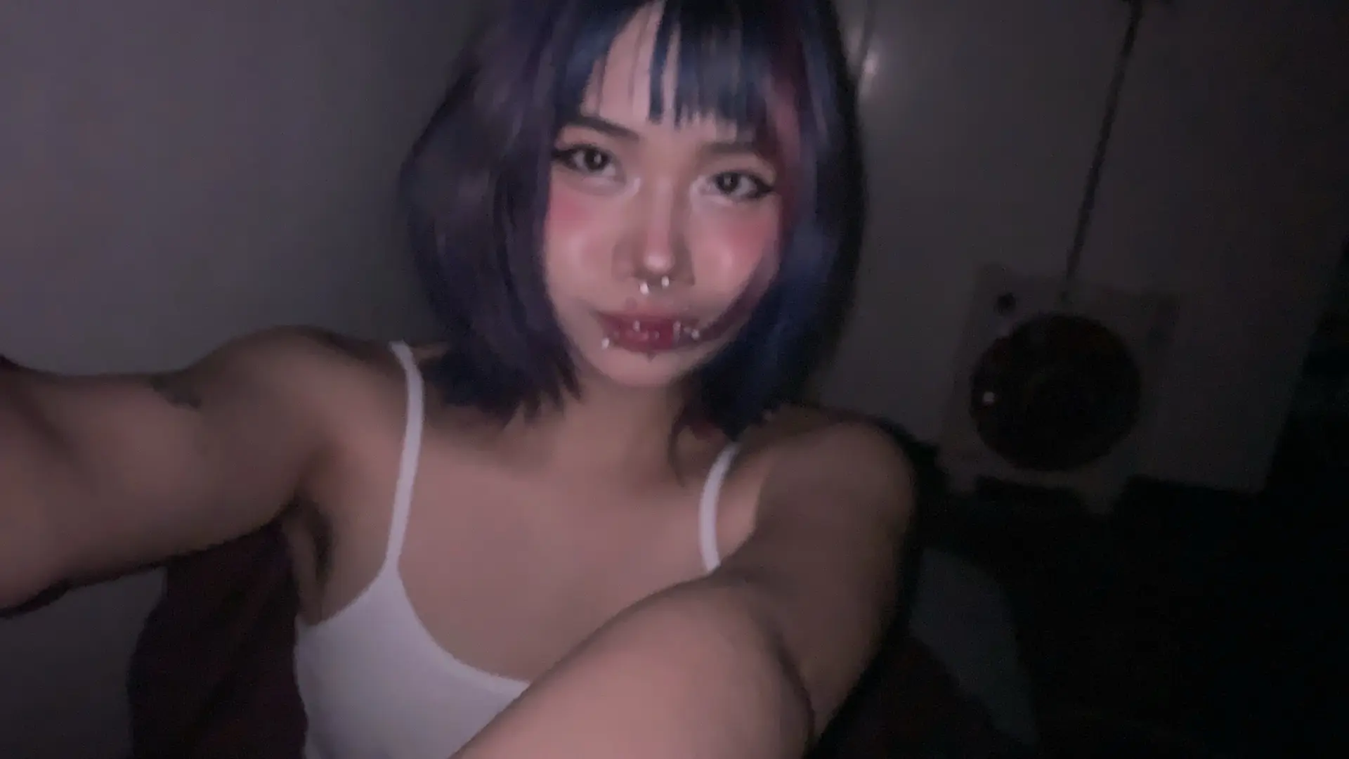 snaptik_7576340873135557906_1_v2.webp